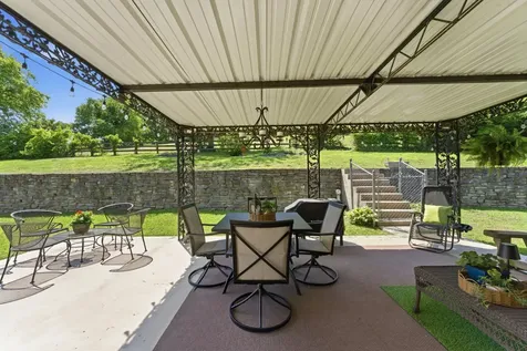 899 Carters Creek Pike Columbia TN 38401