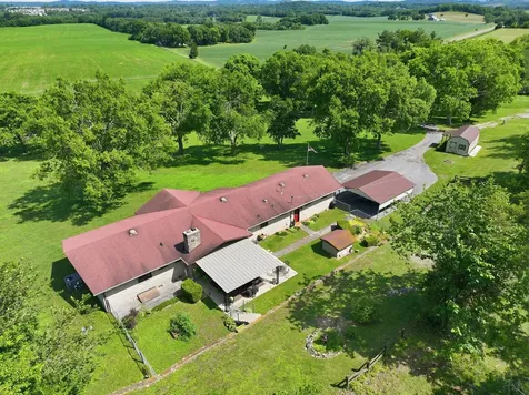 899 Carters Creek Pike Columbia TN 38401