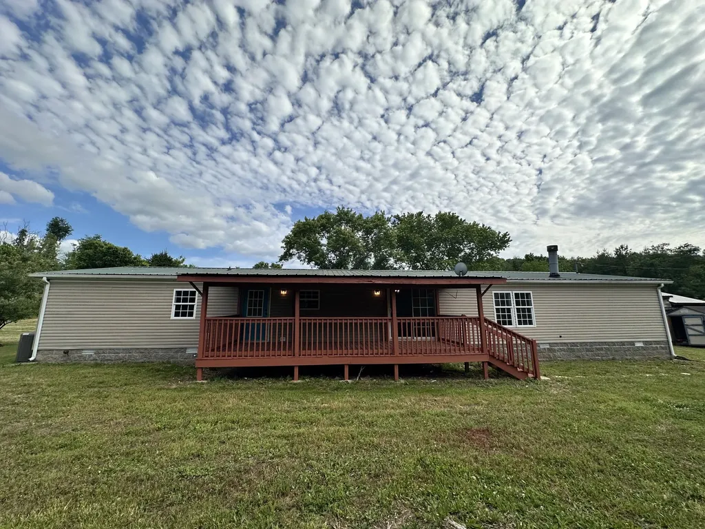 7287 Pinewood Road Nunnelly TN 37137
