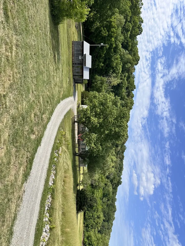 7287 Pinewood Road Nunnelly TN 37137