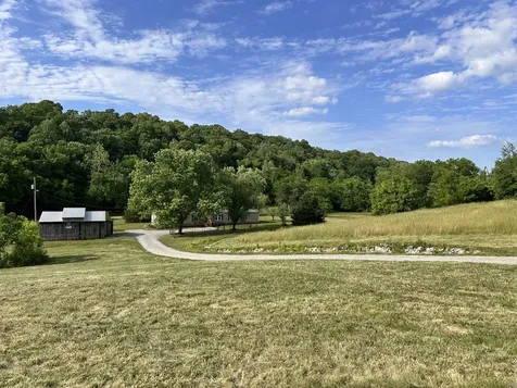 7287 Pinewood Road Nunnelly TN 37137