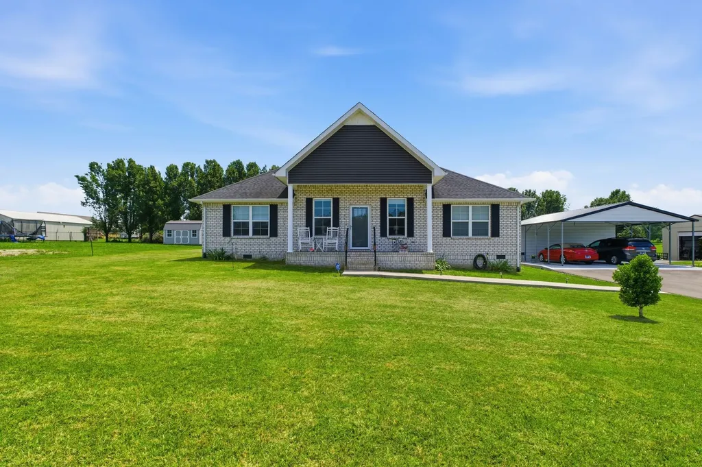 100 Hayden Drake Lane Lafayette TN 37083