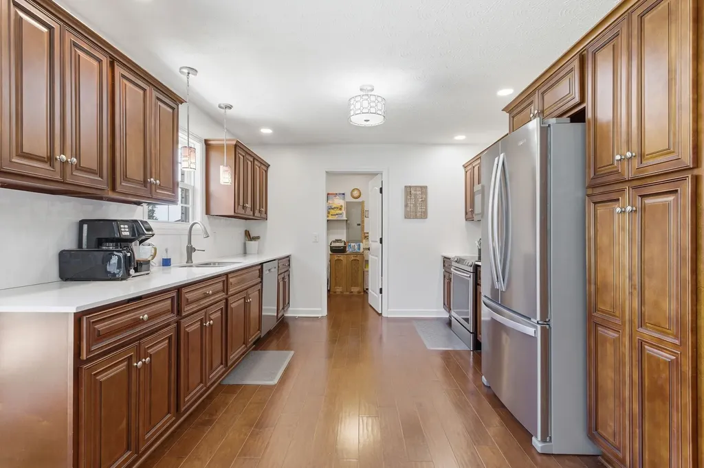100 Hayden Drake Lane Lafayette TN 37083