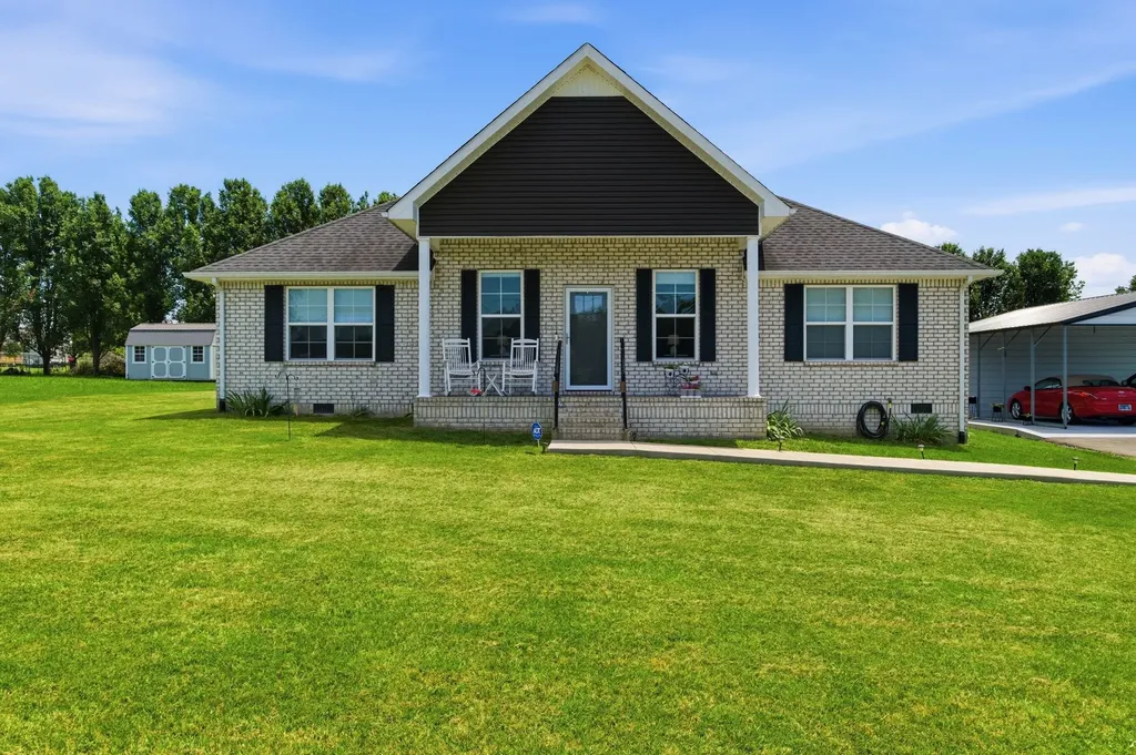 100 Hayden Drake Lane Lafayette TN 37083