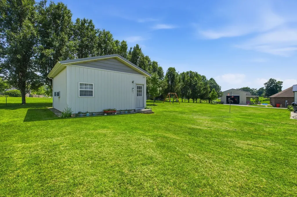 100 Hayden Drake Lane Lafayette TN 37083