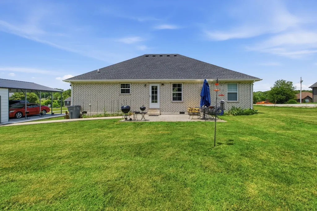 100 Hayden Drake Lane Lafayette TN 37083