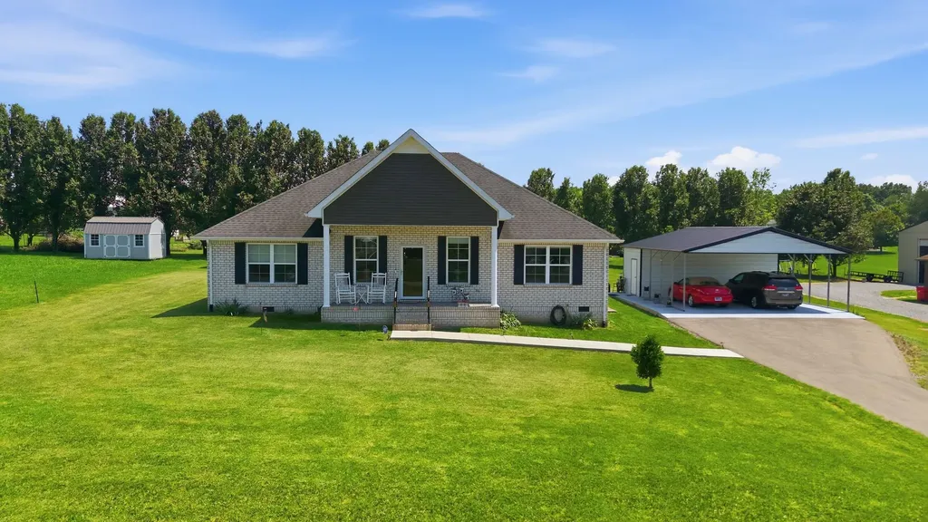 100 Hayden Drake Lane Lafayette TN 37083