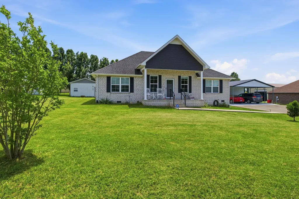 100 Hayden Drake Lane Lafayette TN 37083