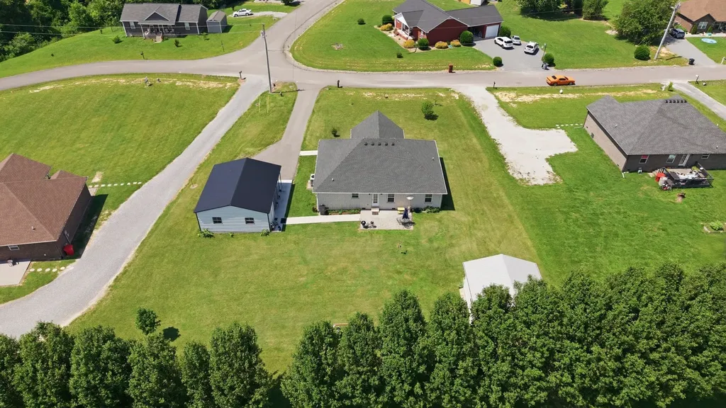 100 Hayden Drake Lane Lafayette TN 37083