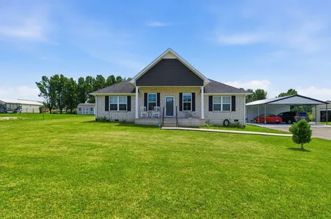100 Hayden Drake Lane Lafayette TN 37083