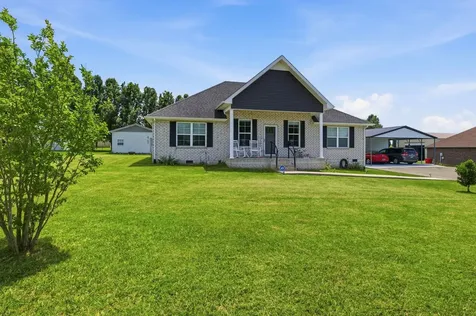 100 Hayden Drake Lane Lafayette TN 37083