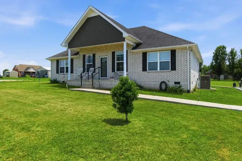 100 Hayden Drake Lane Lafayette TN 37083