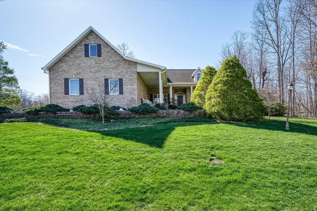 141 Mountain View Drive Crossville TN 38558