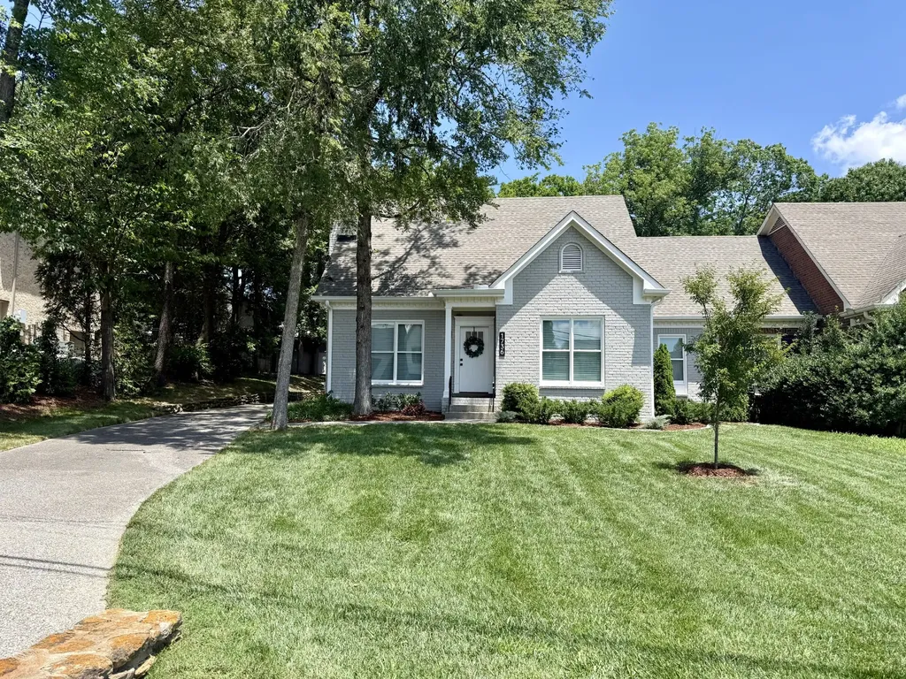 1736 Hillmont Drive Nashville TN 37215