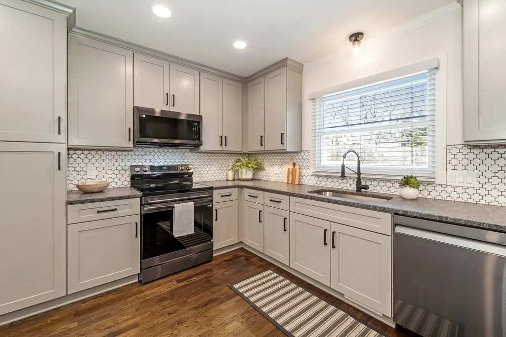 1736 Hillmont Drive Nashville TN 37215