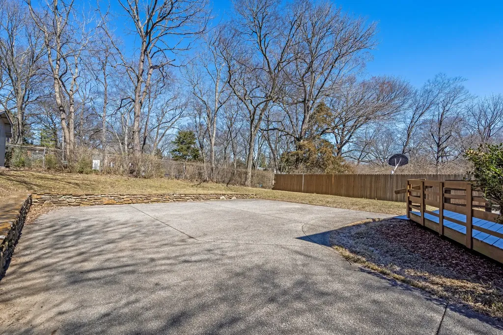 1736 Hillmont Drive Nashville TN 37215
