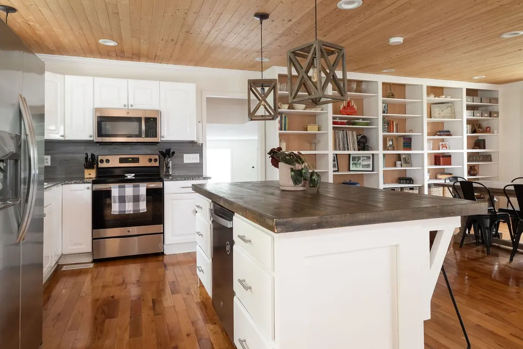 430 Kemper Dr, N Madison TN 37115