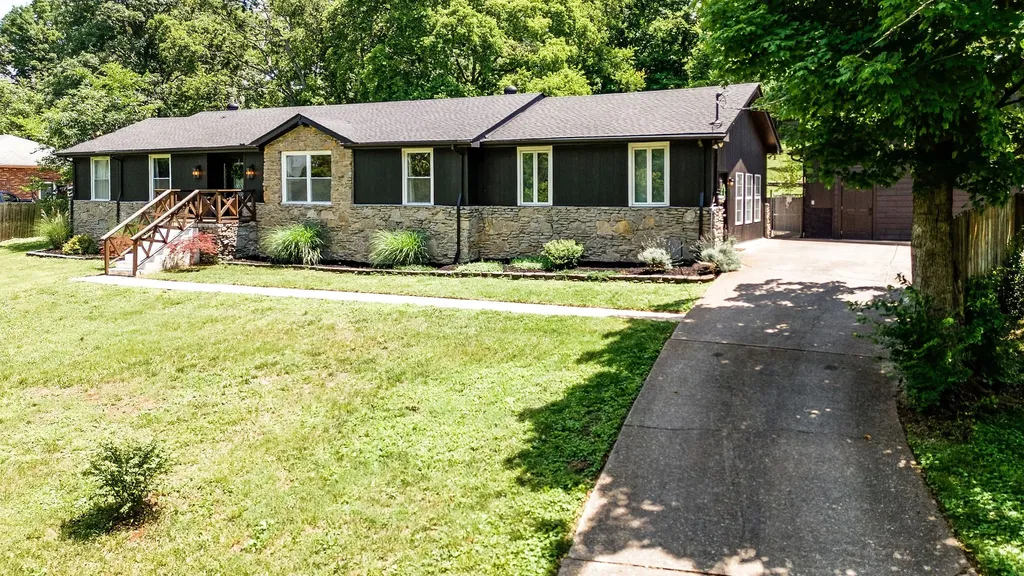 430 Kemper Dr, N Madison TN 37115