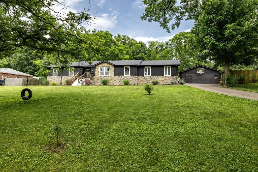 430 Kemper Dr, N Madison TN 37115