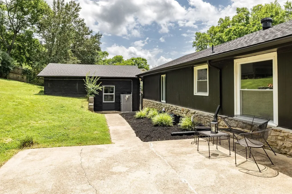 430 Kemper Dr, N Madison TN 37115