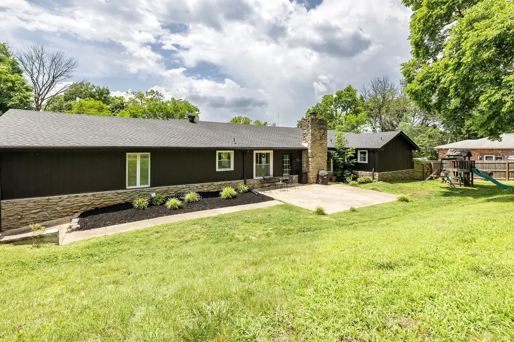 430 Kemper Dr, N Madison TN 37115