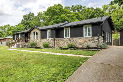 430 Kemper Dr, N Madison TN 37115