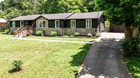 430 Kemper Dr, N Madison TN 37115