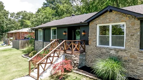 430 Kemper Dr, N Madison TN 37115