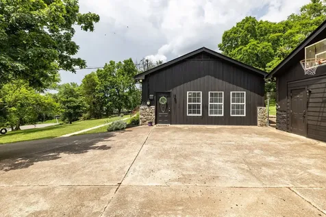 430 Kemper Dr, N Madison TN 37115