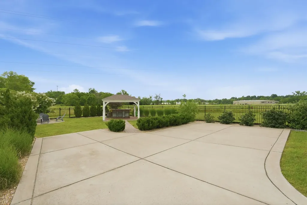 1508 E Stewarts Lane Nashville TN 37218