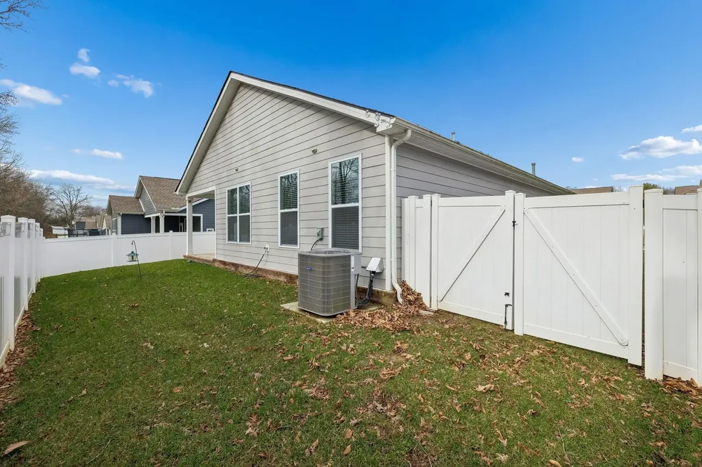 551 Ballard Drive White House TN 37188