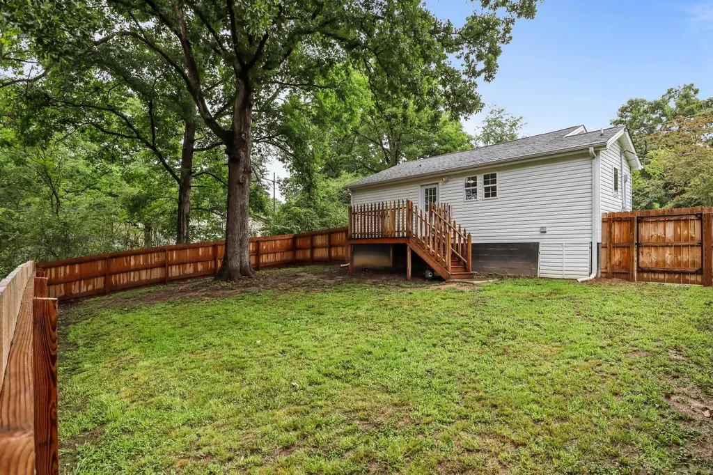 3743 Highway 100 Centerville TN 37033