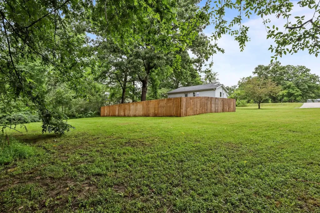 3743 Highway 100 Centerville TN 37033