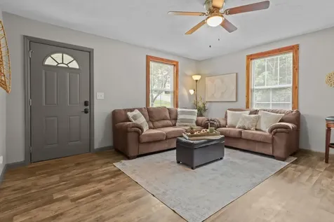 3743 Highway 100 Centerville TN 37033