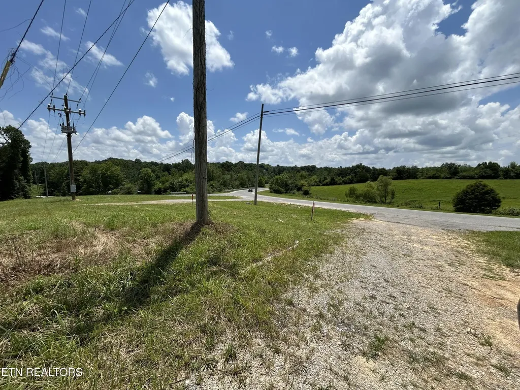 532 White Oak Road Jamestown TN 38556