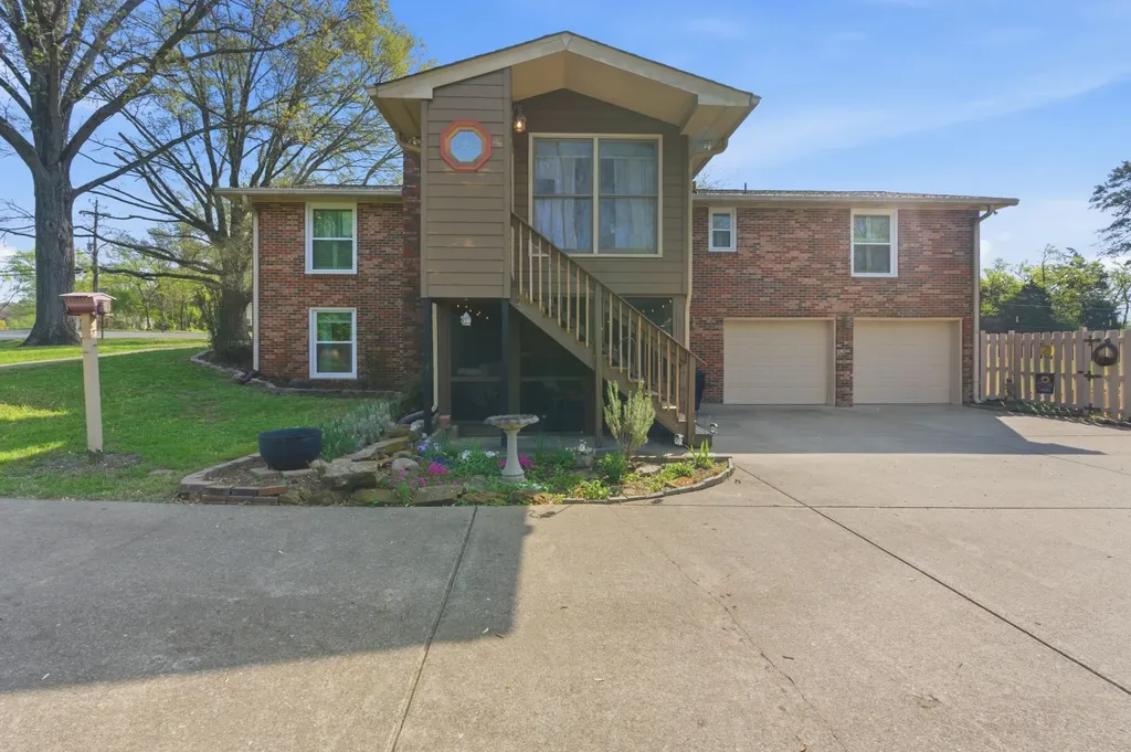 288 Indian Lake Road Hendersonville TN 37075