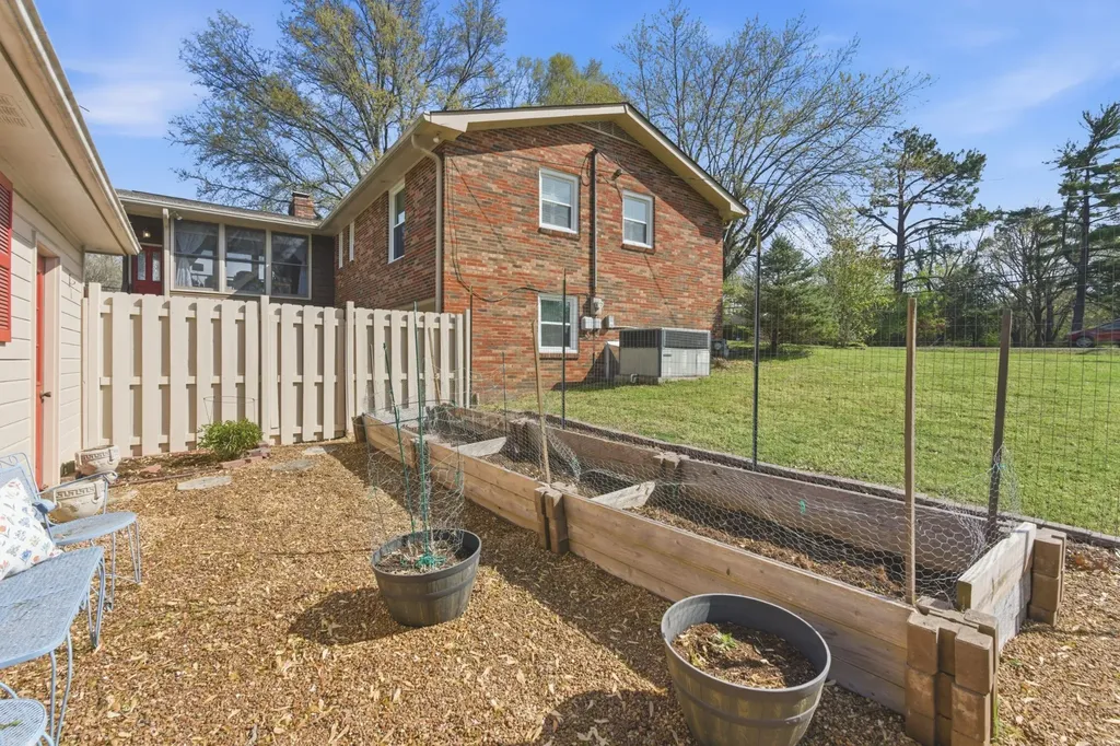 288 Indian Lake Road Hendersonville TN 37075
