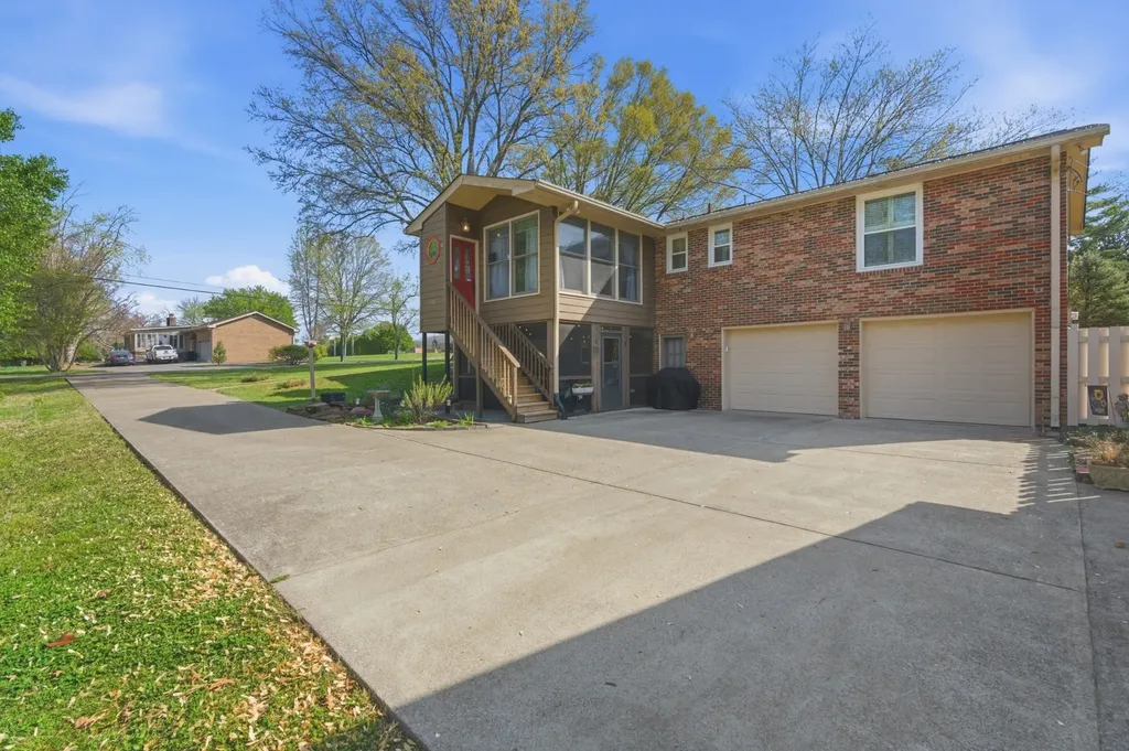 288 Indian Lake Road Hendersonville TN 37075