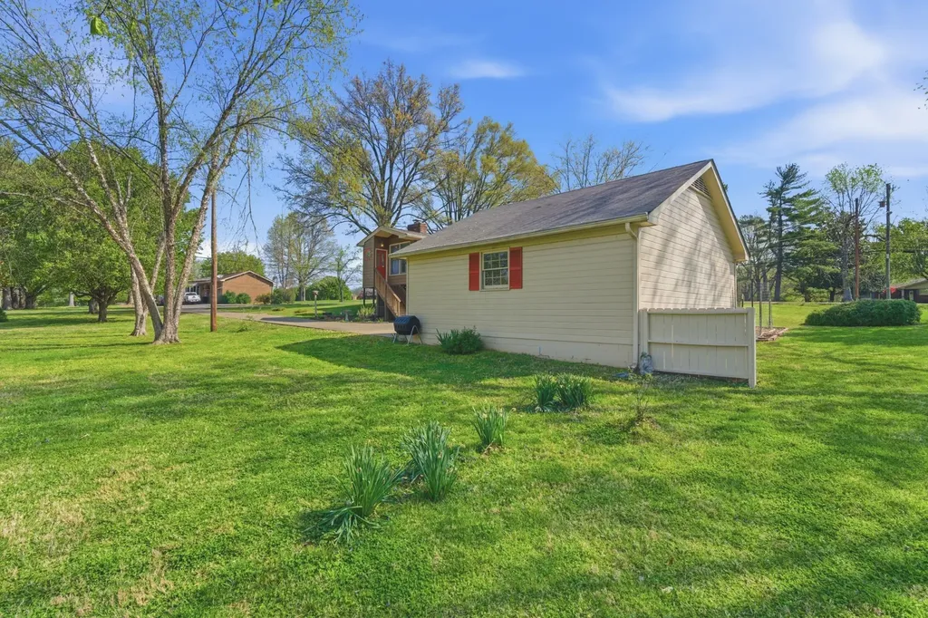 288 Indian Lake Road Hendersonville TN 37075