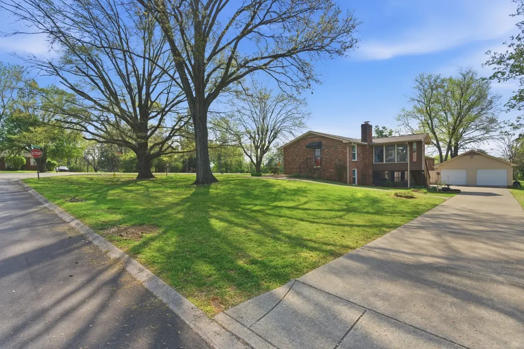 288 Indian Lake Road Hendersonville TN 37075
