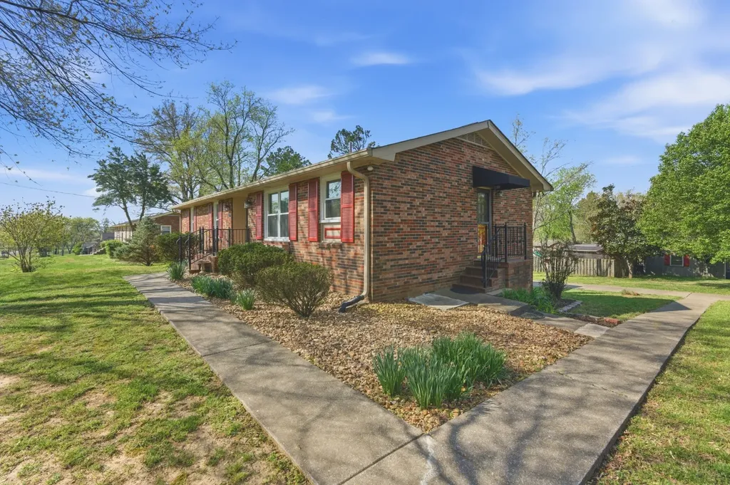 288 Indian Lake Road Hendersonville TN 37075