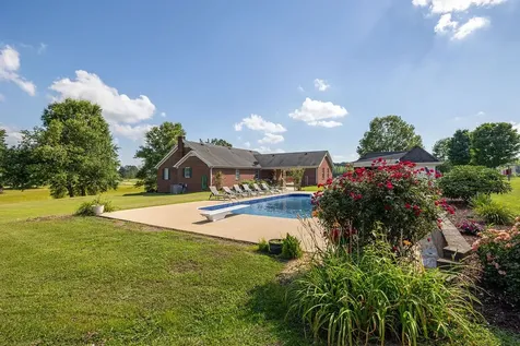 187 N Old Military Road Summertown TN 38483