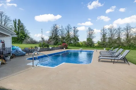 187 N Old Military Road Summertown TN 38483