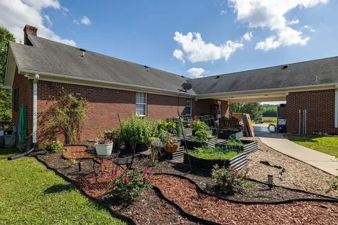 187 N Old Military Road Summertown TN 38483