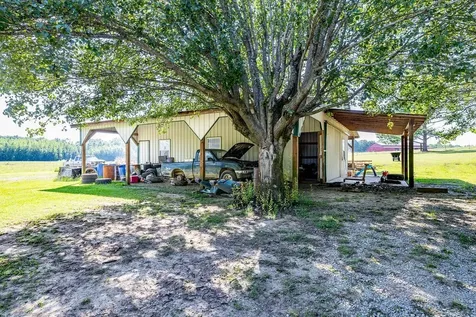 187 N Old Military Road Summertown TN 38483