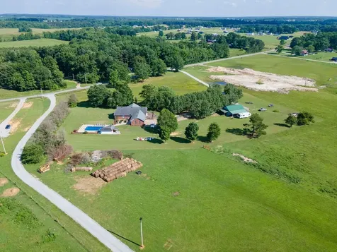 187 N Old Military Road Summertown TN 38483