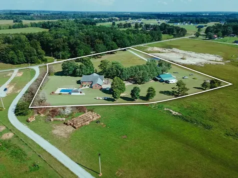 187 N Old Military Road Summertown TN 38483