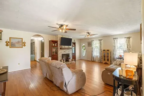 187 N Old Military Road Summertown TN 38483