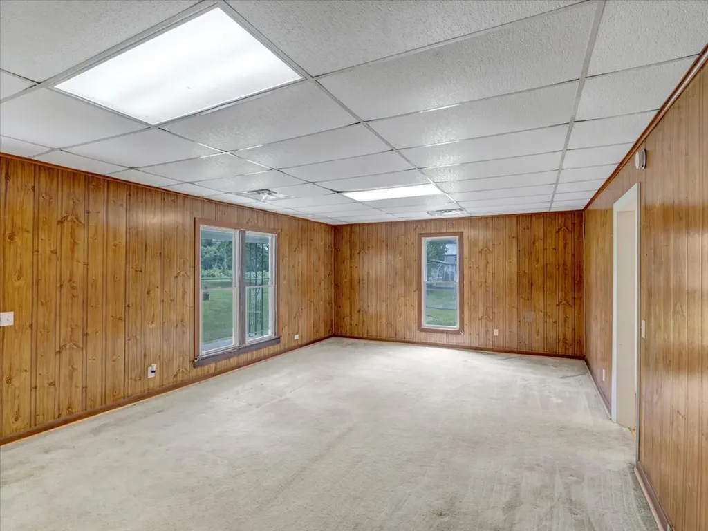 7691 Elkton Pike Prospect TN 38477
