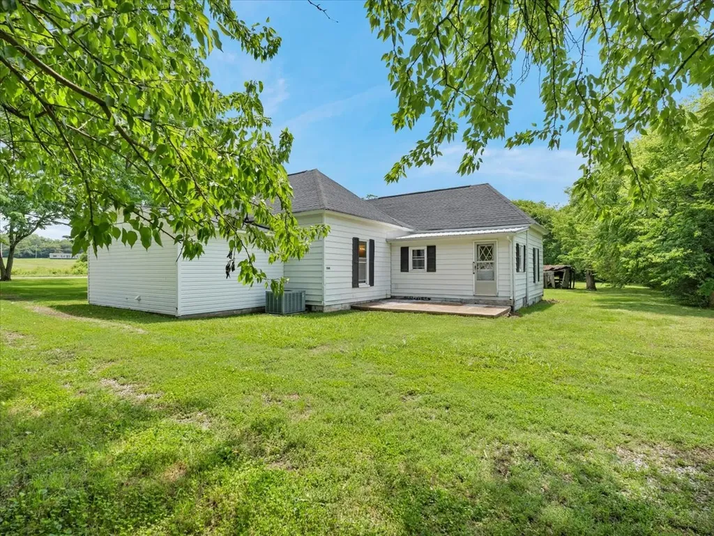 7691 Elkton Pike Prospect TN 38477
